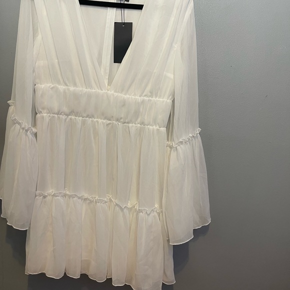 White Flowy arm Dress - Picture 5 of 10